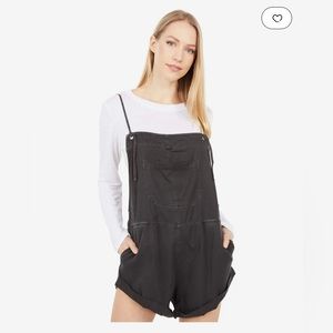 Billabong Shorts Jumpsuit Overalls - Worn Once